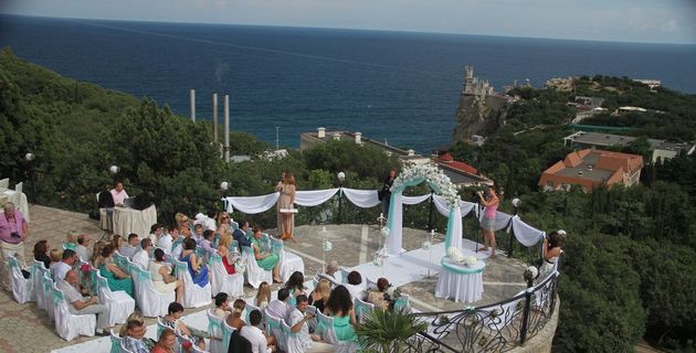 Official wedding ceremony at the Restaurant